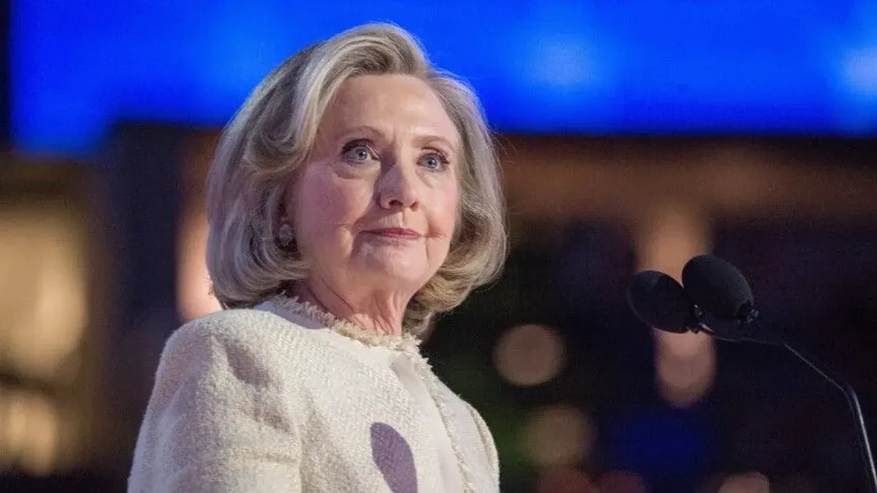 Eski Başkan Hillary Clinton'dan Trump hakkında şoke eden iddialar: Putin'de fotoğrafları, videoları var