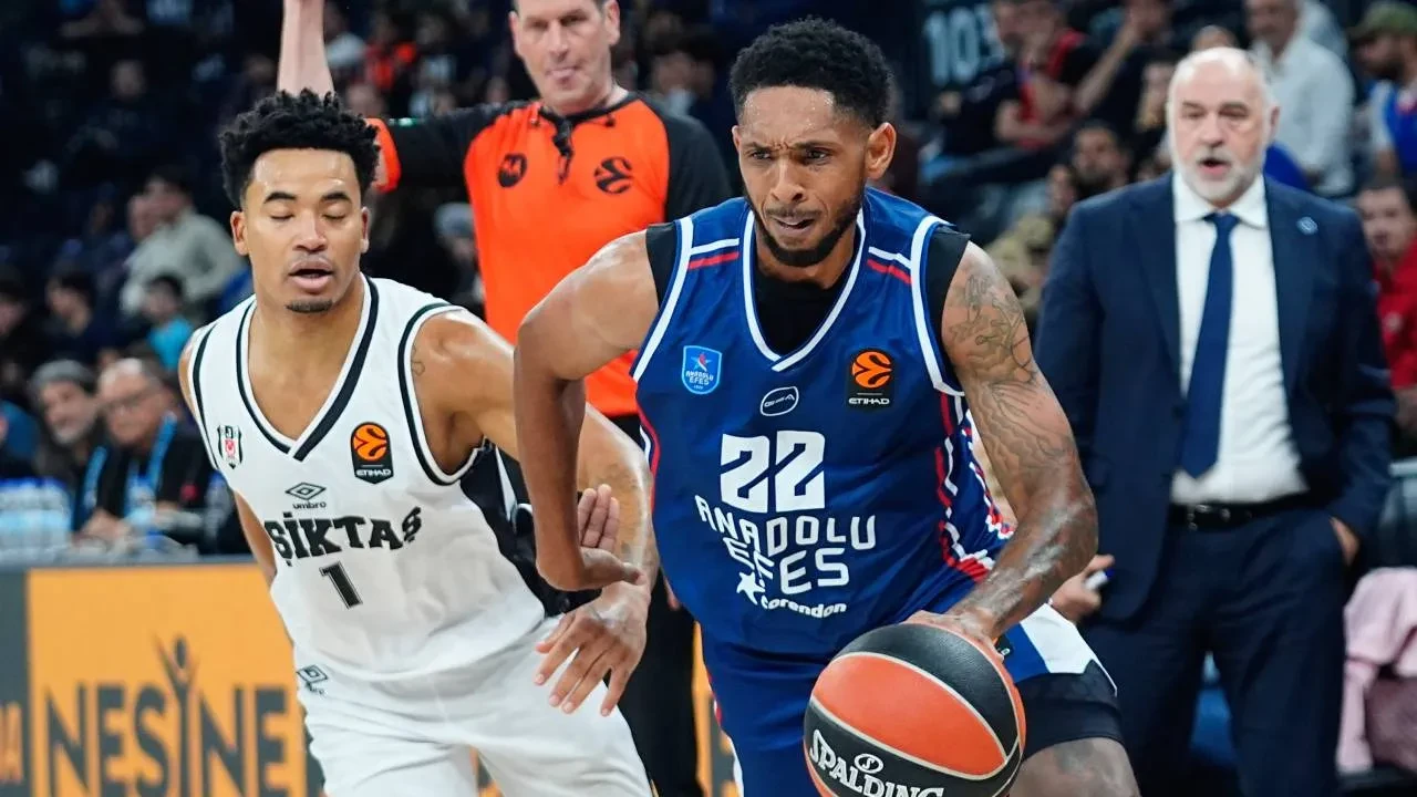 EuroLeague'deki Türk derbisinde kazanan Anadolu Efes! Lacivert-beyazlılar, Beşiktaş'ı mağlup etti
