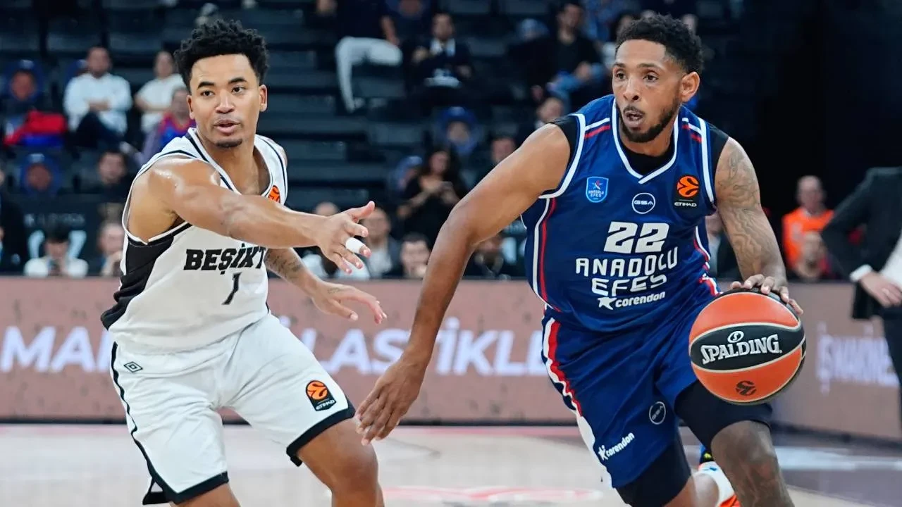 EuroLeague'deki Türk derbisinde kazanan Anadolu Efes! Lacivert-beyazlılar, Beşiktaş'ı mağlup etti