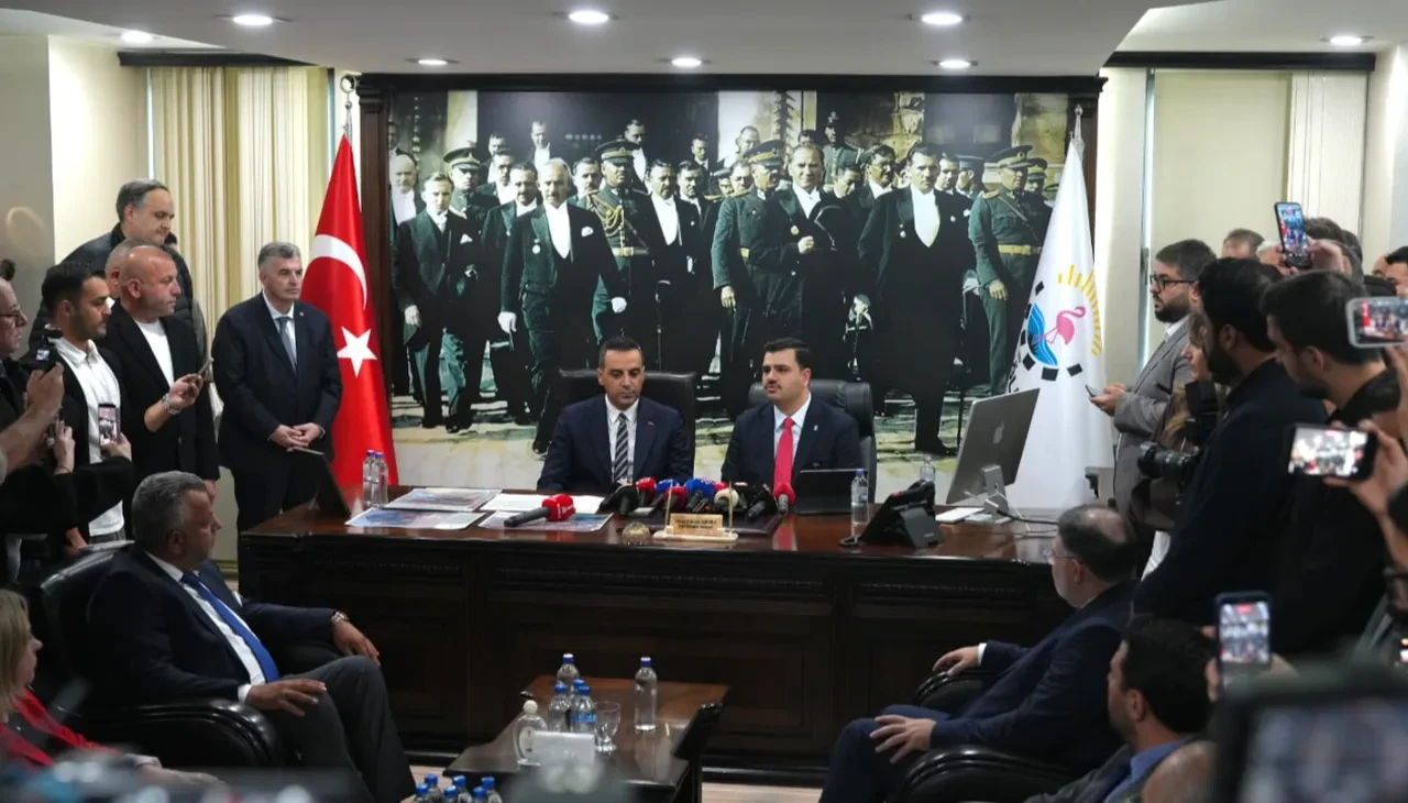 Eyyüp Kadir İnan'dan dikkat çeken İzmir mesajı: 