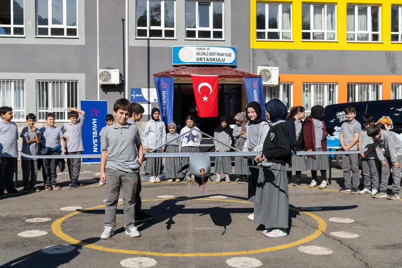 HAVELSAN, Mühendis Çocuk Yollarda Projesi ile Trabzon köylerindeki öğrencilere ulaştı