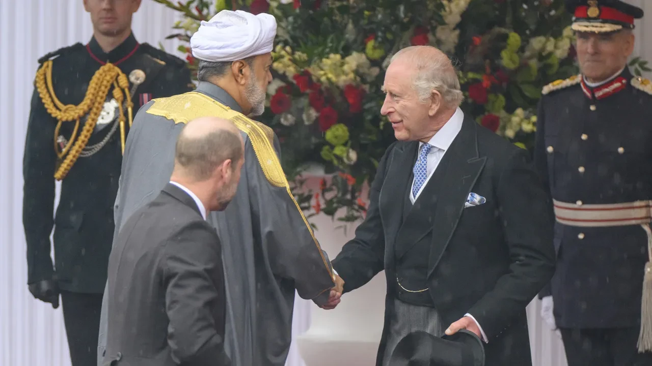 İngiltere Kralı 3. Charles Umman Sultanı'nın yanında Arapça hadis okudu