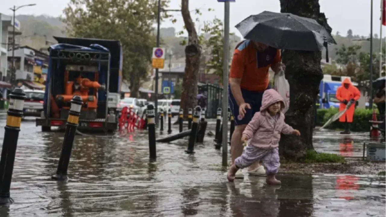 İstanbul'a sel felaketi sonrası ek destek: Bakan Göktaş ayrıntıları duyurdu
