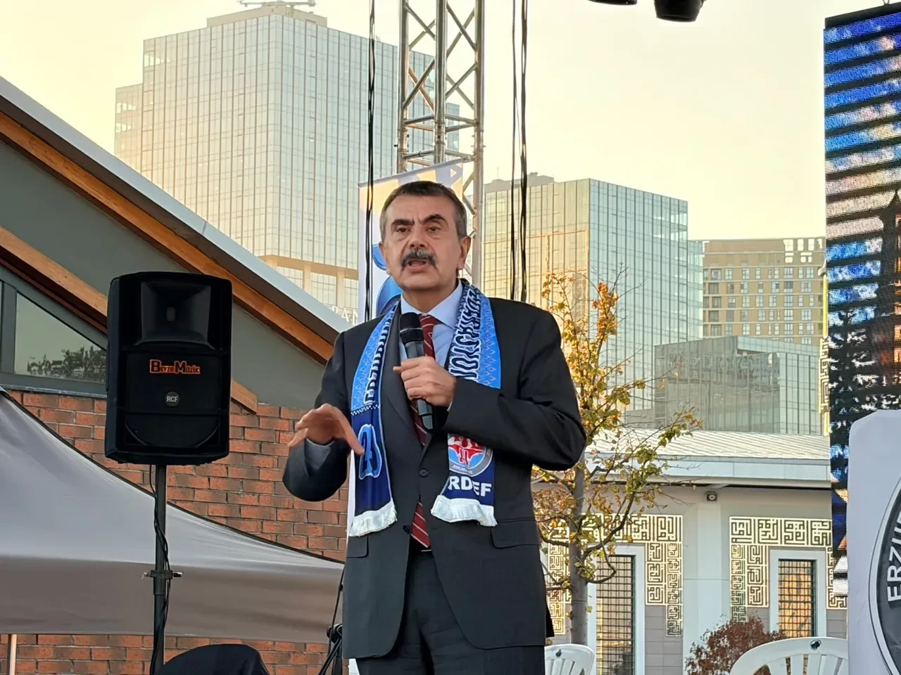 MEB, Meta'ya dava açacak: Bakan Tekin açıkladı