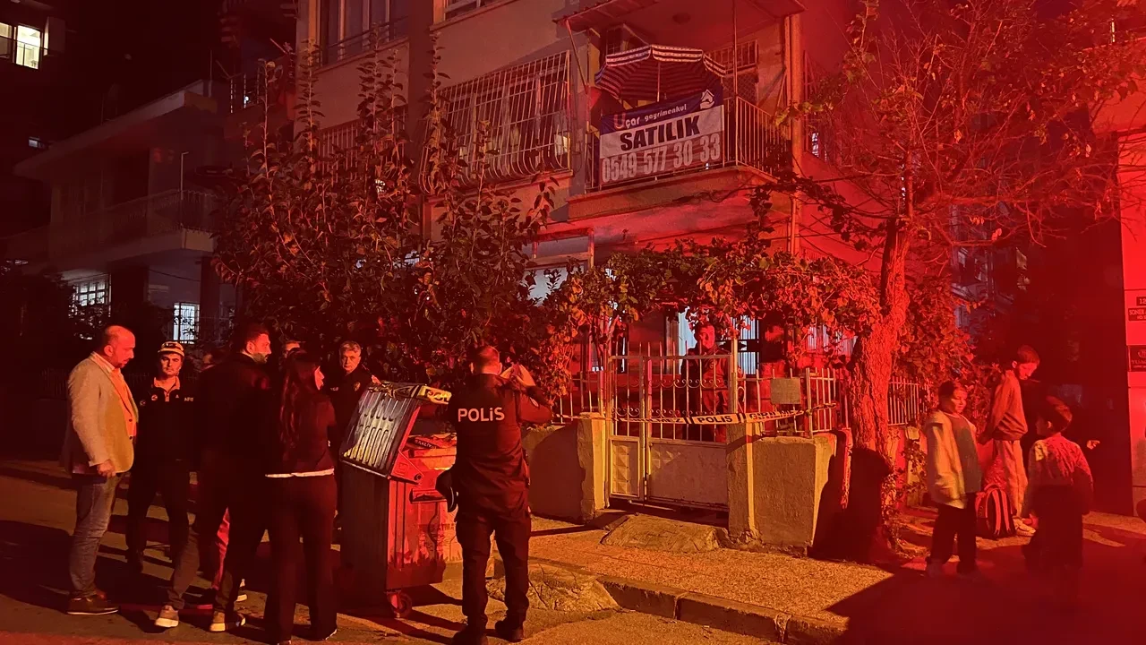 Mersin'de korku dolu anlar! Binanın zemini çöktü 40 kişi tahliye edildi