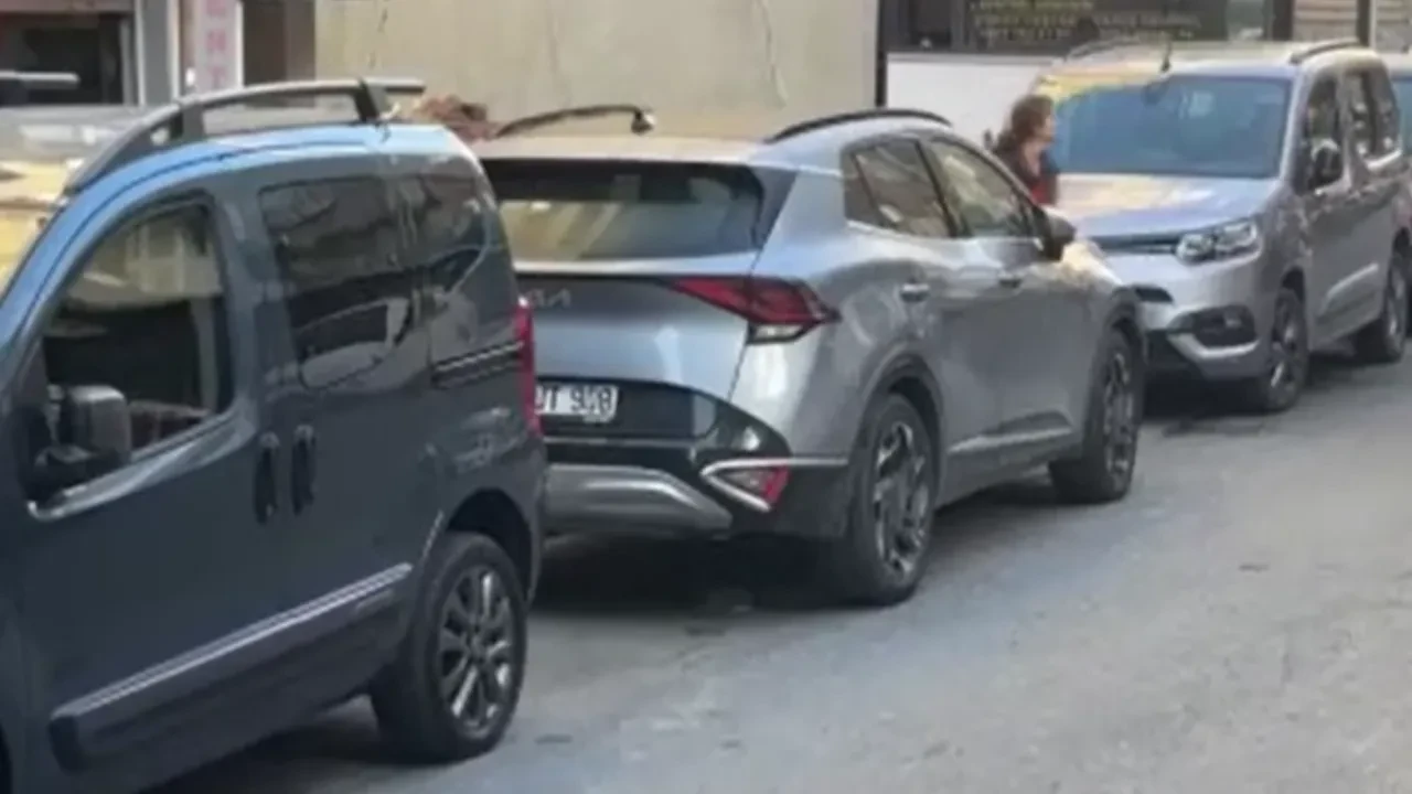 Park halindeki aracın içinde duran kadına silahlı saldırı: Hayatını kaybetti