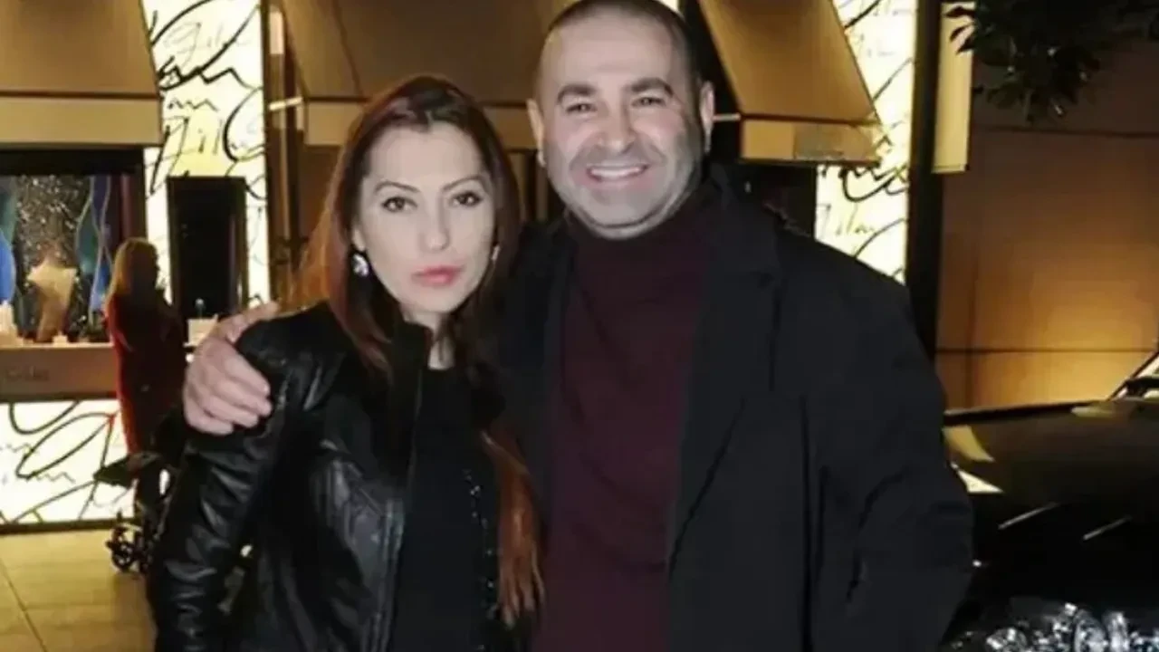 Şafak Sezer’in in eşi Esra Sezer kimdir? Esra Sezer kaç yaşında? Esra Sezer'in mesleği nedir?