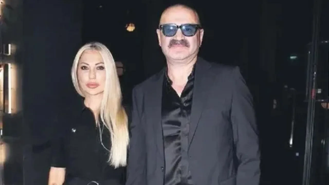 Şafak Sezer’in in eşi Esra Sezer kimdir? Esra Sezer kaç yaşında? Esra Sezer'in mesleği nedir?