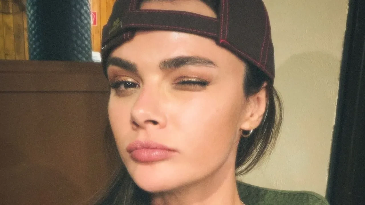 Sinem Ünsal’dan Uzak Şehir itirafı! Setin en zor yanını anlattı: "Kavuşacağımız günü bekliyorum"