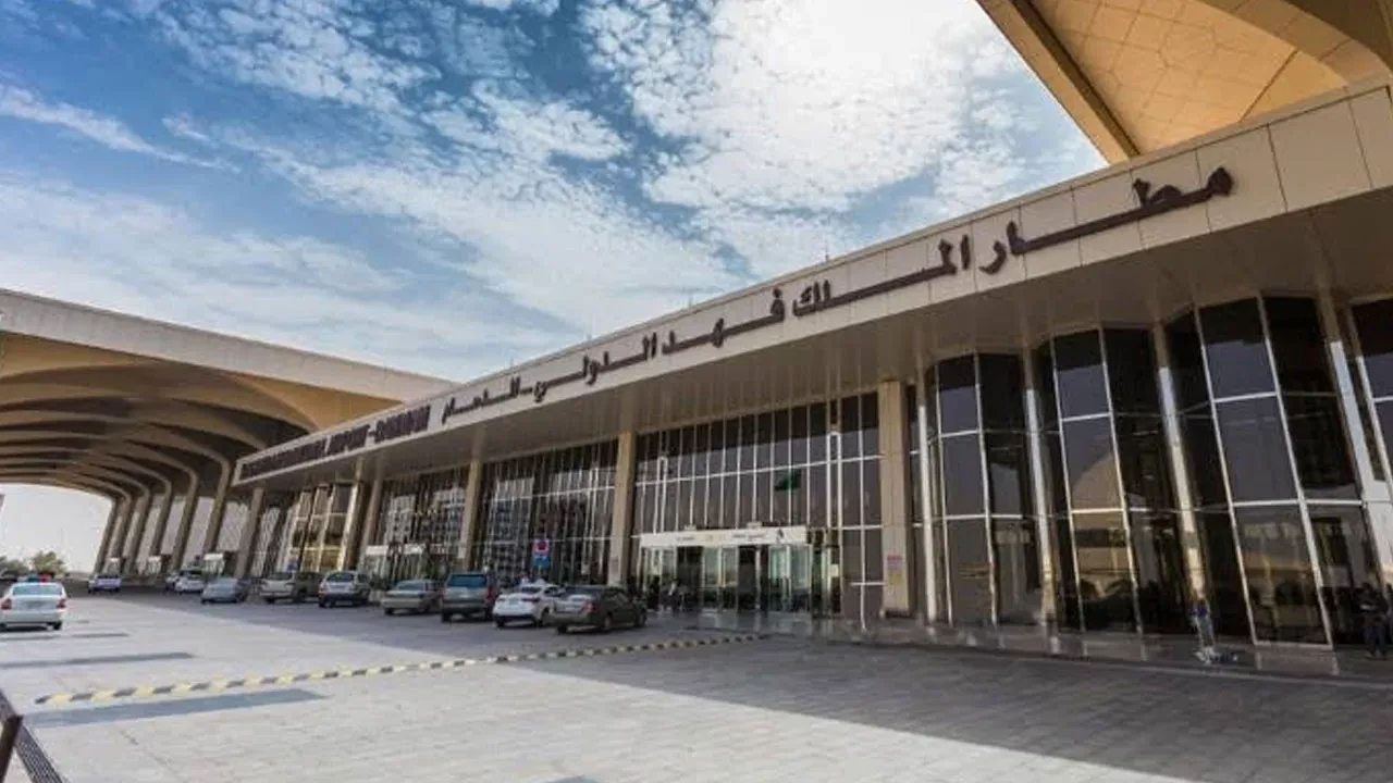 Suudi Arabistan’da sıcak gelişme: Kral Fahd Uluslararası Havalimanı’na saldırı düzenlendi, can kaybı ve yaralılar var