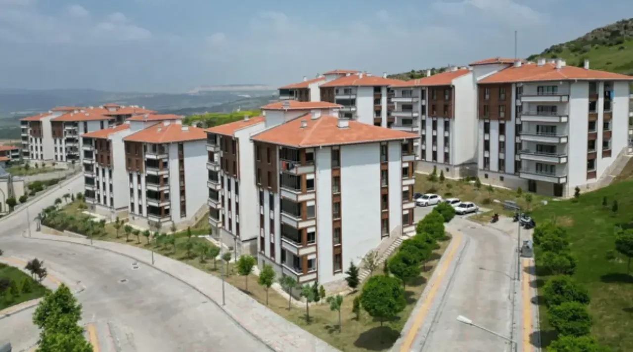 TOKİ’den işçilere özel konut projesi: Bu yıl toplam 255 bin konut teslim edilecek