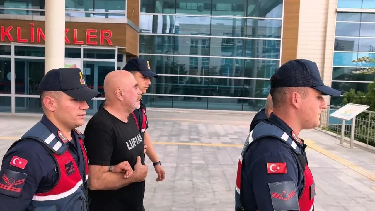 Yönetmen Ezel Akay ve kardeşinin uyuşturucu test sonucu ortaya çıktı: Evindeki görüntüler şaşkınlığa uğratmıştı