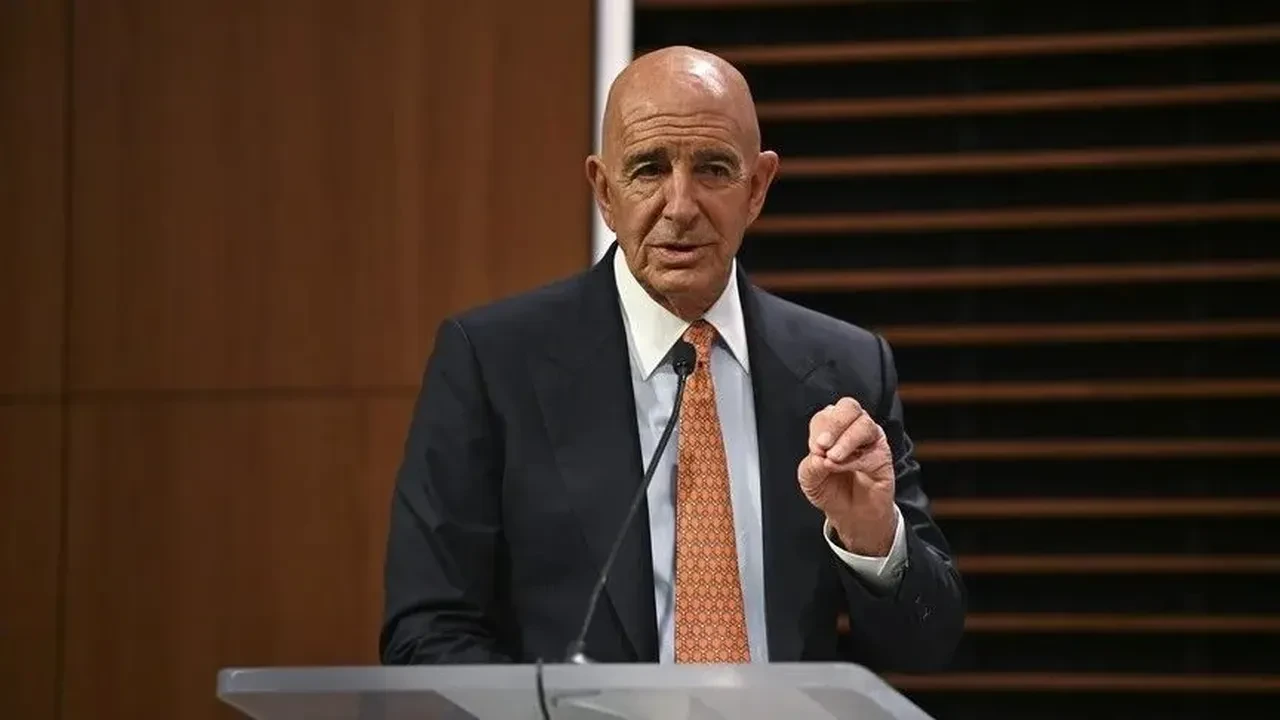 ABD Büyükelçisi Tom Barrack 'İran'ı bu hafta sonu vurabiliriz' dedi, Trump'tan 'Haberim yok' karşılığı geldi