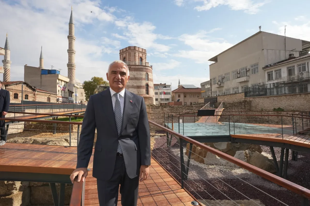 Bakan Ersoy, Edirne’nin tarihe açılan kulesini inceledi: 4 ayda 18 bin ziyaretçi ağırlayan Makedonya Kule Müzesi Edirne’nin yeni gözdesi!
