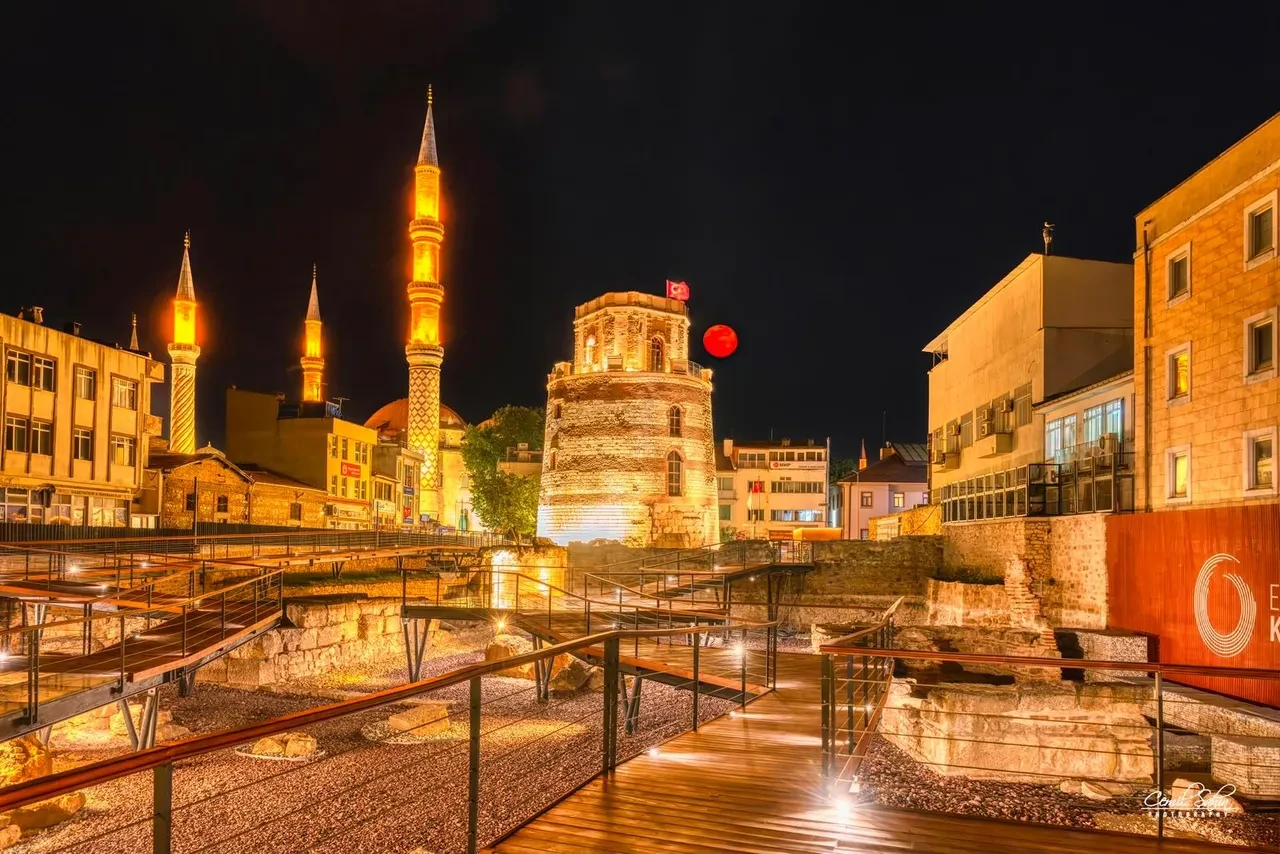 Bakan Ersoy, Edirne’nin tarihe açılan kulesini inceledi: 4 ayda 18 bin ziyaretçi ağırlayan Makedonya Kule Müzesi Edirne’nin yeni gözdesi!