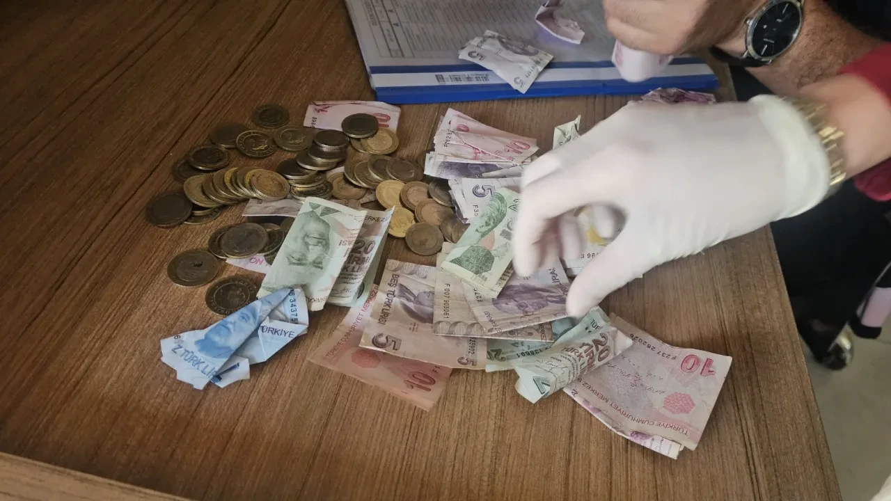 Dilencinin paraları sakladığı yer şoke etti!  