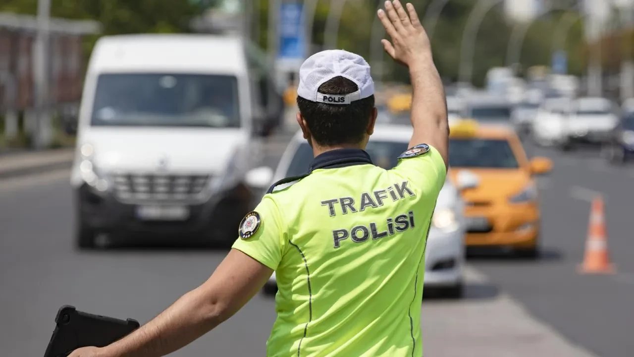 İstanbul Valiliği duyurdu: 29 Ekim'de bazı yollar trafiğe kapatılacak! İşte alternatif güzergahlar