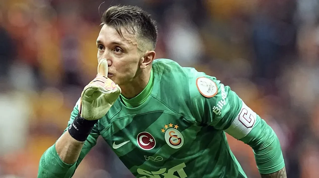 Muslera’dan tarihe geçen performans: Penaltı atışlarında devleşti, takımını finale taşıdı!