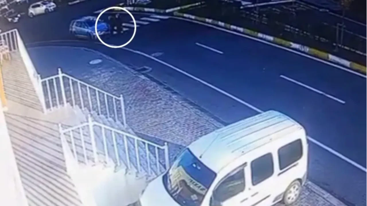 Yaya geçidinde dehşet! İki öğretmene çarpan otomobil böyle havaya savurdu