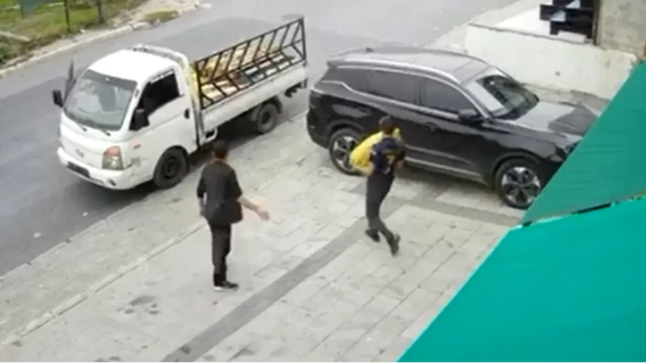 Avcılar’da güpegündüz 200 kilo patatesi böyle çaldılar