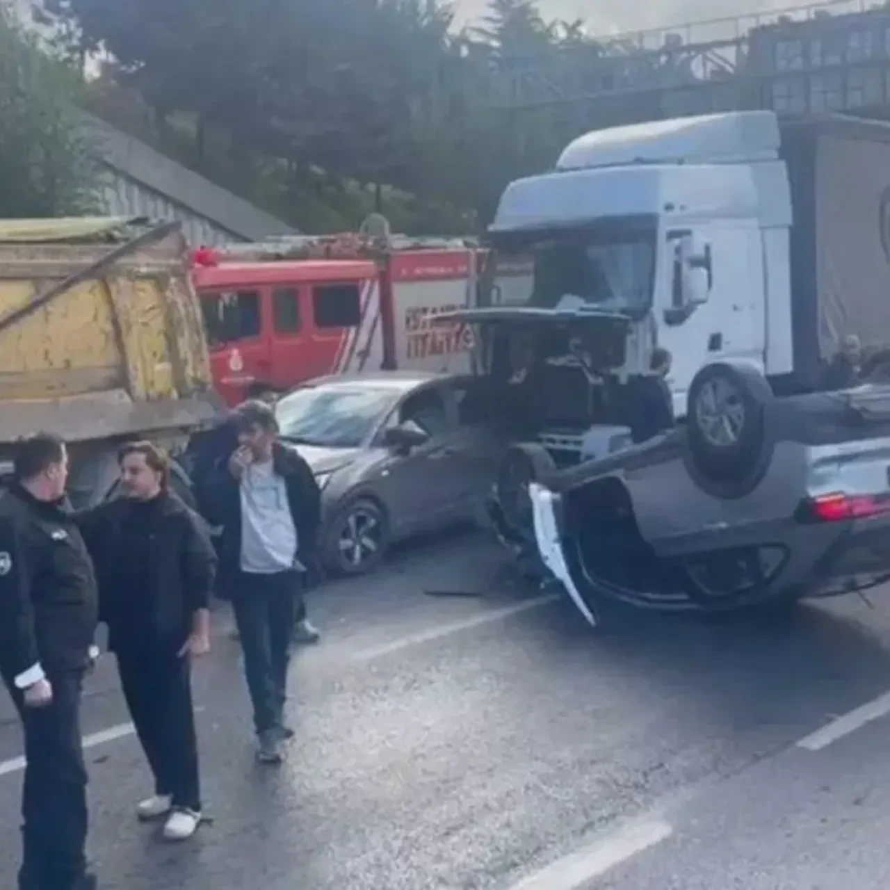 Bağcılar'da zincirleme kaza: Yaralılar var