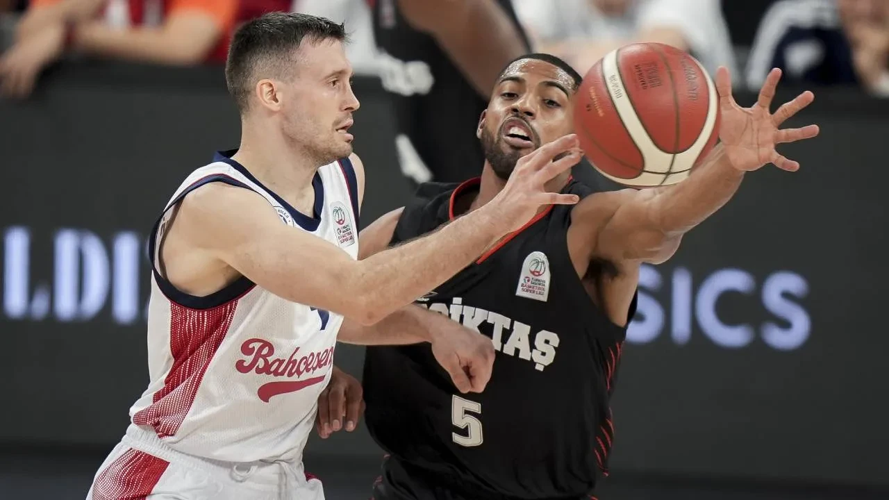 Beşiktaş, Bahçeşehir Koleji'ne kaybetti! Siyah-beyazlılar, 100-96'lık skorla mağlup oldu