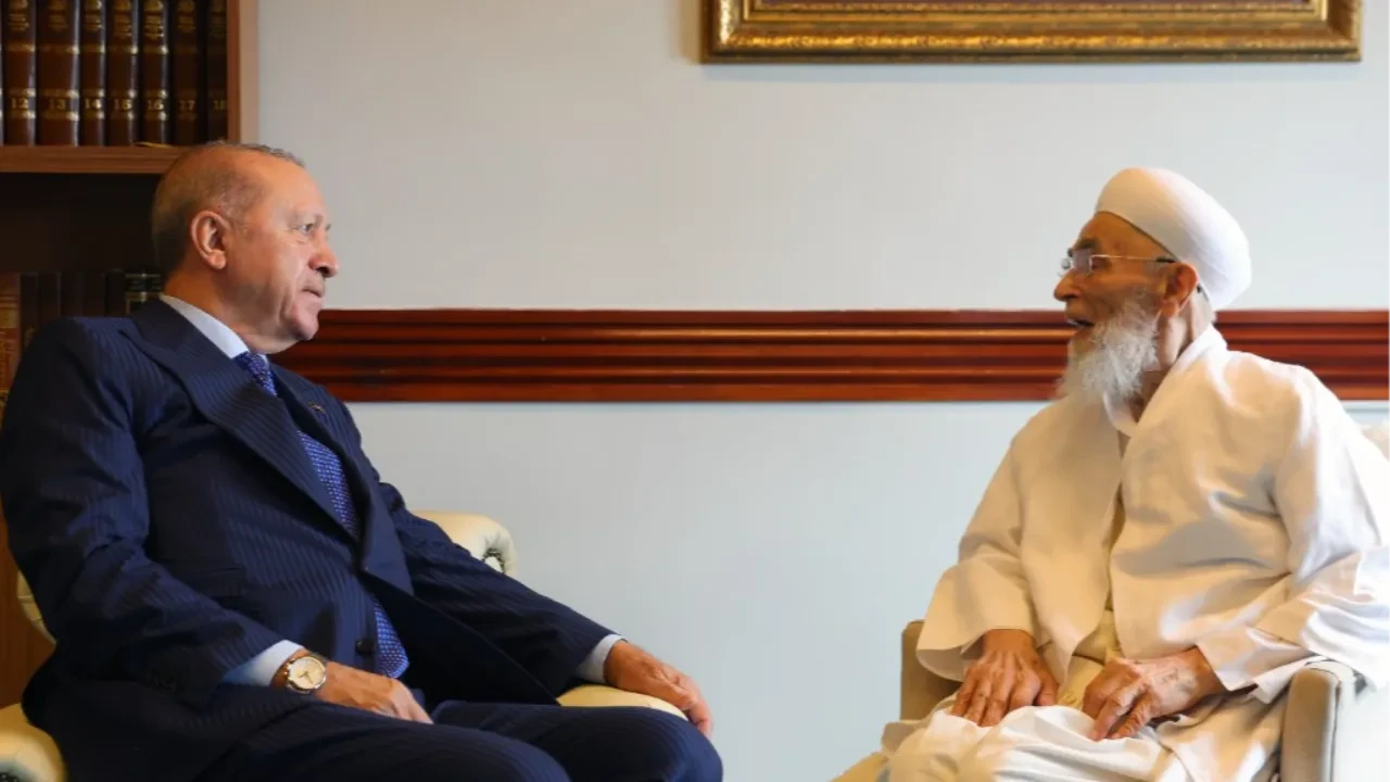 Cumhurbaşkanı Erdoğan'dan Emir Buhari Tekkesi'ne ziyaret: Ali Kemal Hut ile bir araya geldi
