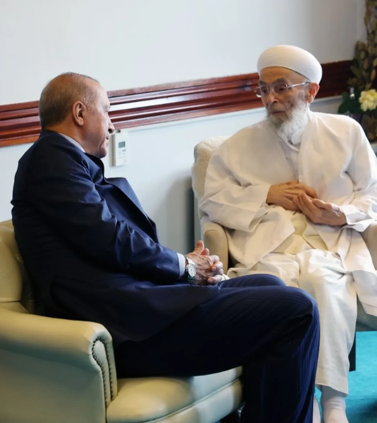 Cumhurbaşkanı Erdoğan'dan Emir Buhari Tekkesi'ne ziyaret: Ali Kemal Hut ile bir araya geldi