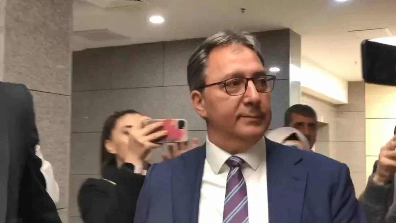 Ekrem İmamoğlu'na makam aracı davası: Ara karar açıklandı