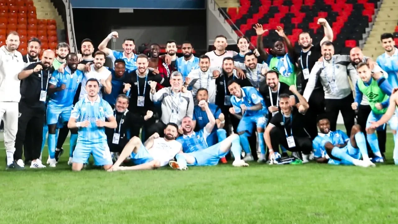 /spor/erzurumspor-fk-ilk-deplasman-galibiyetini-aldi-mavi-beyazlilar-gaziantep-fkyi-maglup-3367303