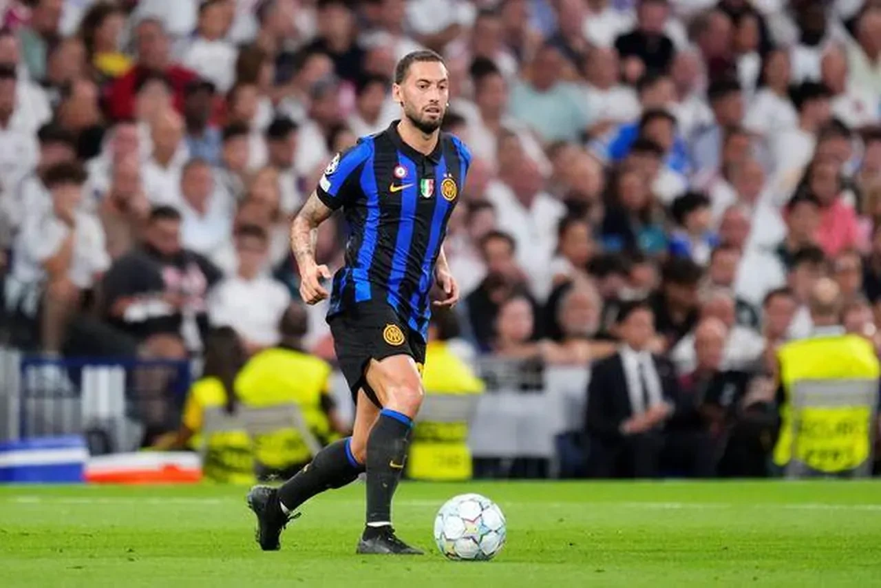 Galatasaray ve Fenerbahçe istiyordu: Hakan Çalhanoğlu’ndan İtalya’yı sallayan karar!