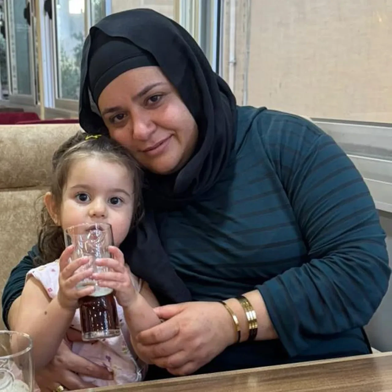 Hatay'da otomobil yayalara çarptı: Anne ve kızı hayatını kaybetti