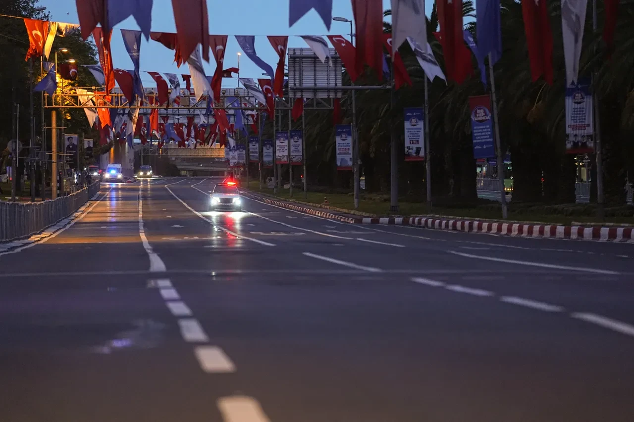 İstanbul'da bazı cadde ve yollar trafiğe kapatıldı