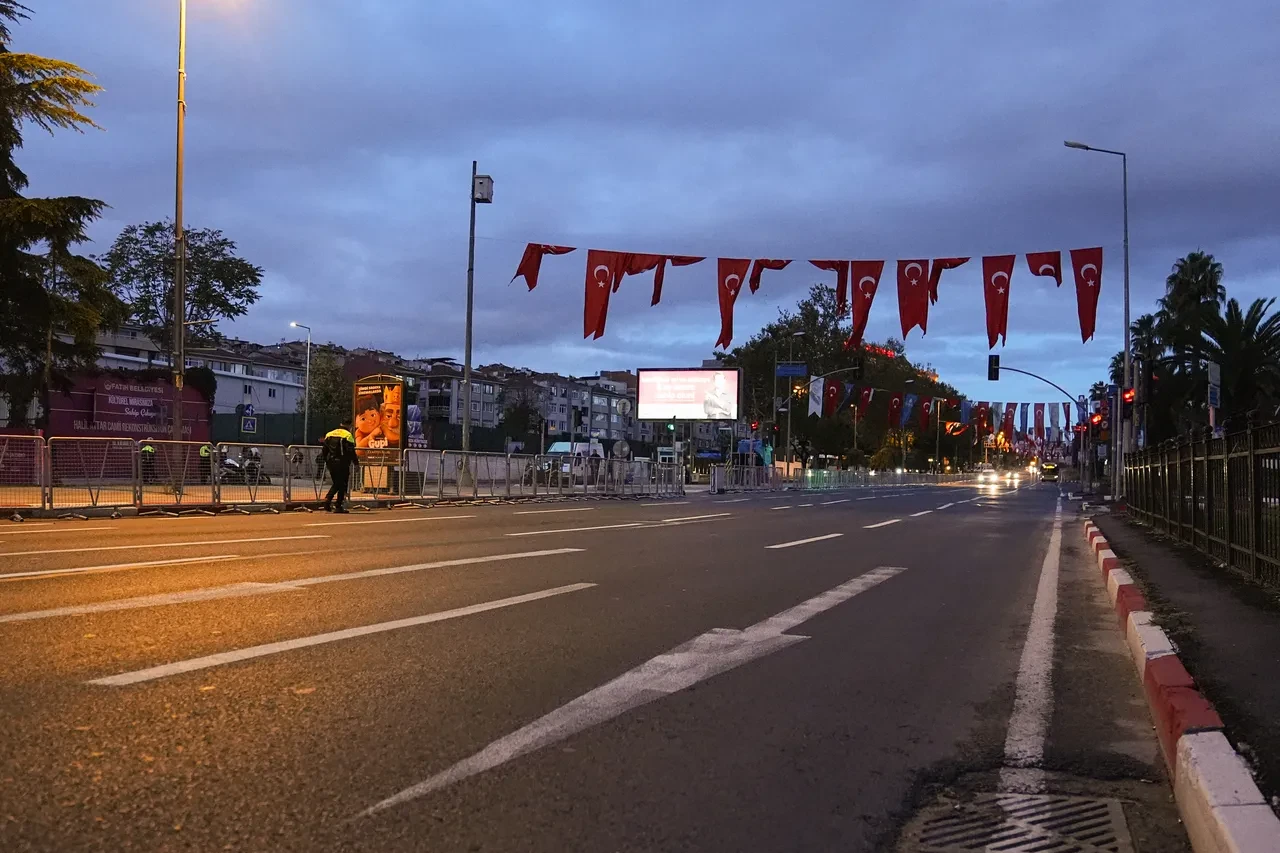 İstanbul'da bazı cadde ve yollar trafiğe kapatıldı