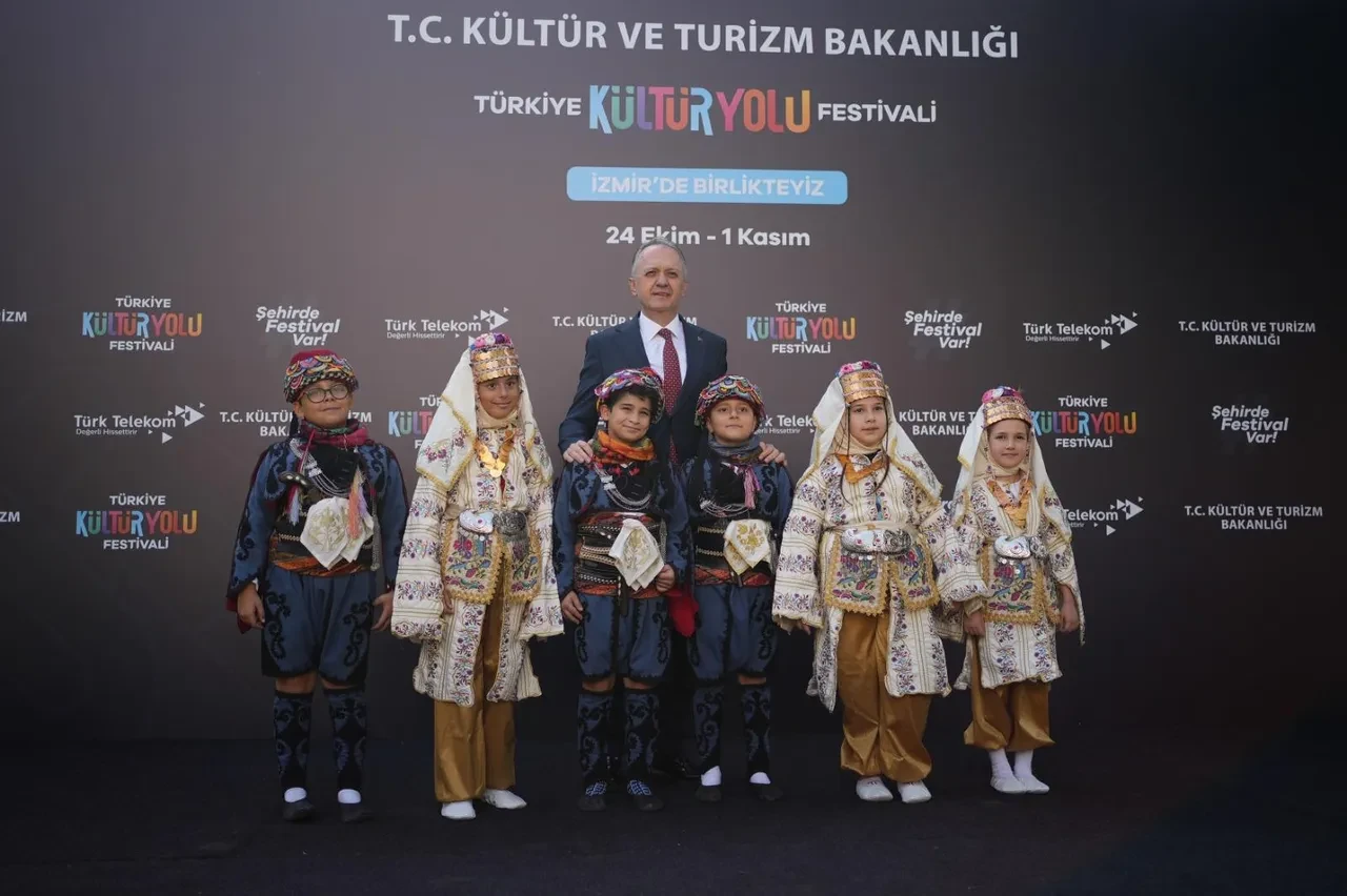 İzmir’de Kültür Yolu Festivali heyecanı dördüncü kez başladı: Ege’nin İncisi İzmir dokuz gün boyunca sanatseverleri ağırlayacak!