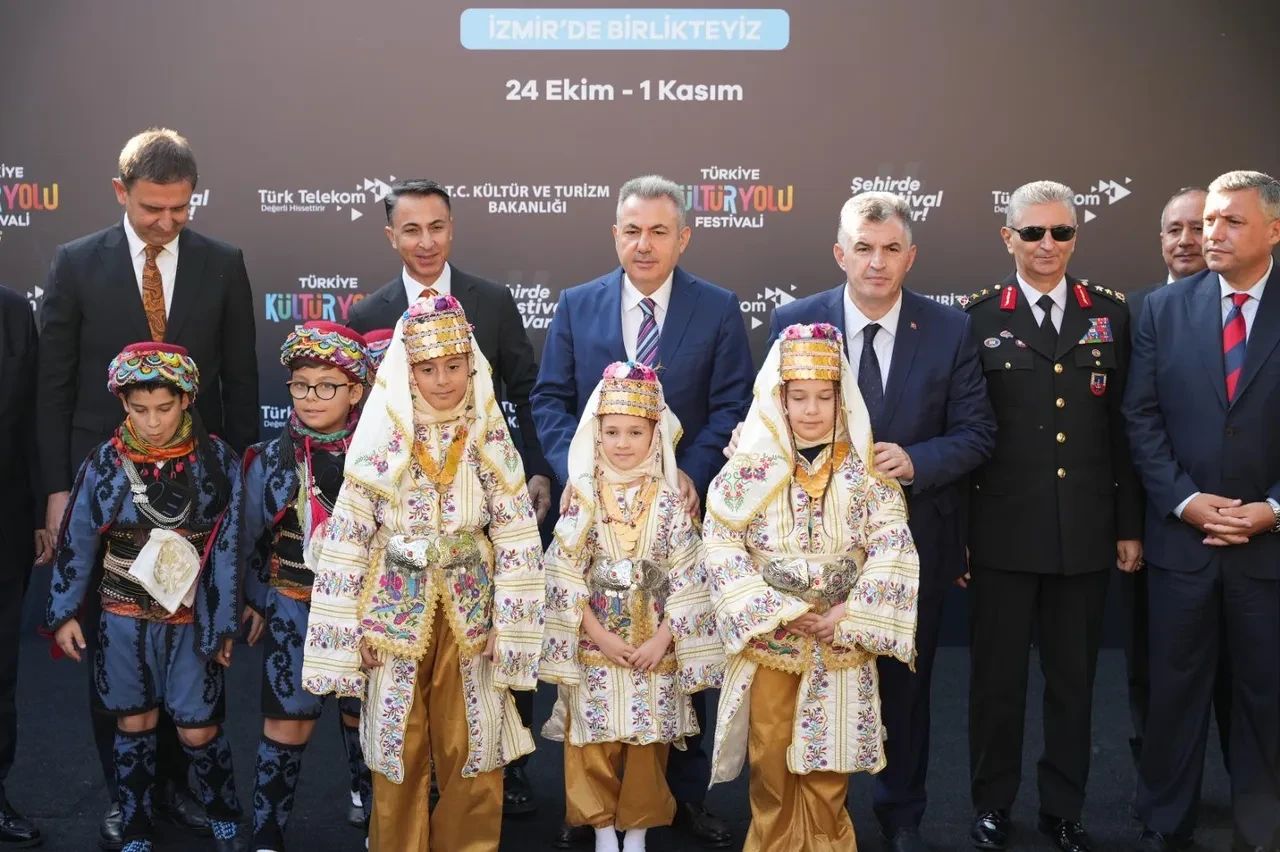 İzmir’de Kültür Yolu Festivali heyecanı dördüncü kez başladı: Ege’nin İncisi İzmir dokuz gün boyunca sanatseverleri ağırlayacak!