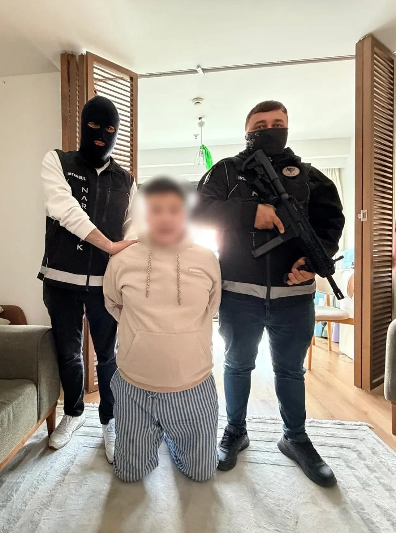 Kırmızı ve mavi bültenle aranıyorlardı: 2 şüpheli İstanbul'da yakalandı