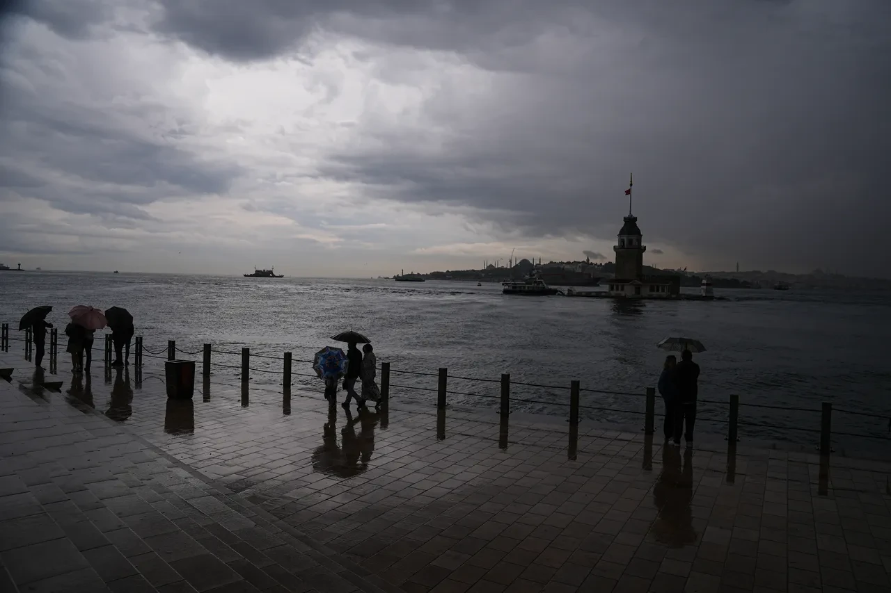 Meteoroloji uzmanı Orhan Şen 'tehlikeli olabilir' diyerek gün verdi! Kuvvetli sağanak yolda