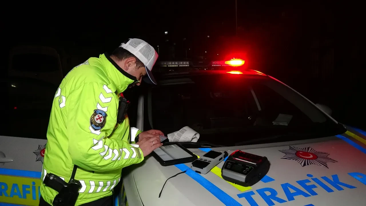 Polisten kaçmak için her yolu denedi, yakalanınca 265 bin TL'lik ceza yedi