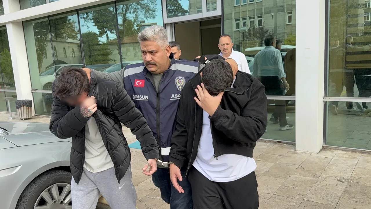 Sosyal medyada tanıştı, hayatı kabusa döndü: Çıplak fotoğraflarını çekip 300 bin lira gasp ettiler