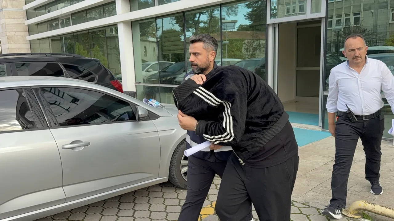 Sosyal medyada tanıştı, hayatı kabusa döndü: Çıplak fotoğraflarını çekip 300 bin lira gasp ettiler
