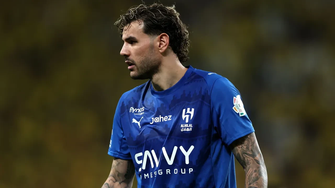 Theo Hernandez'in eşi Zoe Cristofoli’den şoke eden sözler: 'Elleri kesilmeli!'