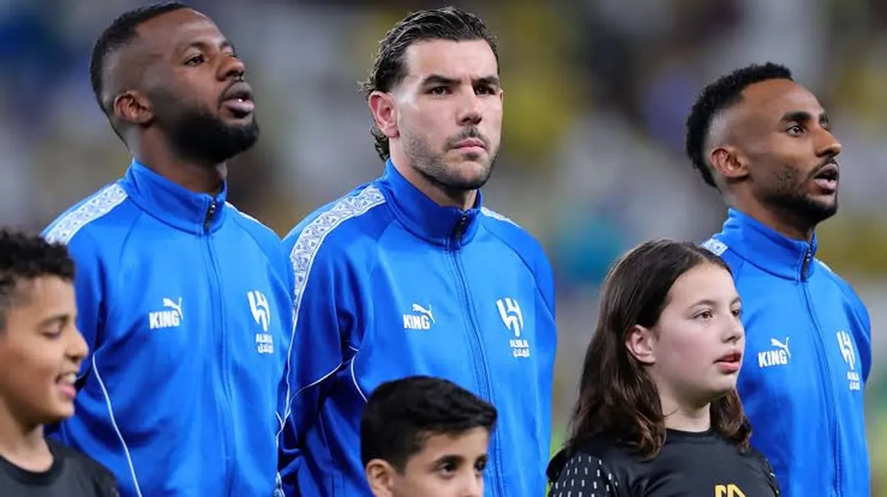 Theo Hernandez'in eşi Zoe Cristofoli’den şoke eden sözler: 'Elleri kesilmeli!'