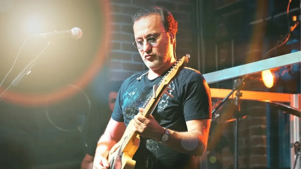 Ünlü şarkıcı Nev hayatını kaybetti