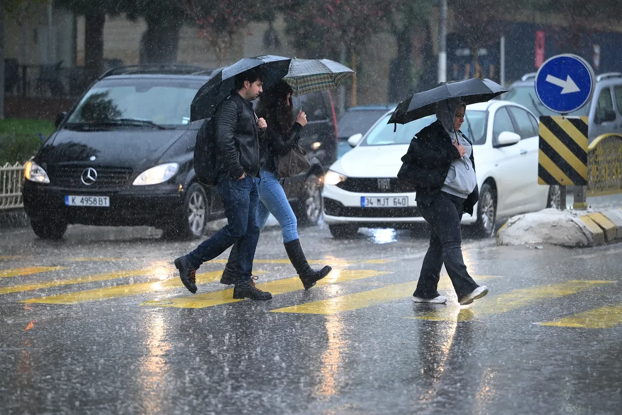 25 Ekim 2026 hava durumu | Meteoroloji tarih verdi: İstanbul'a sağanak geliyor