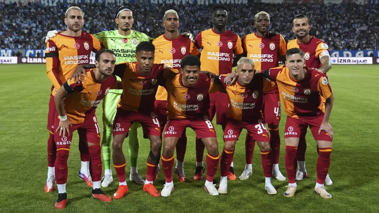 CANLI MAÇ ANLATIMI | Galatasaray ile Fenerbahçe derbide karşılaşıyor