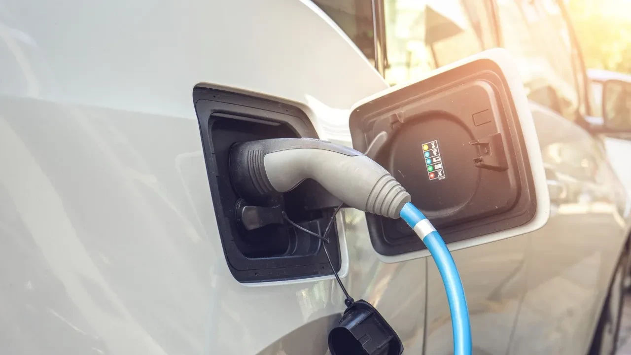 Elektrikli otomobiller park halindeyken bile şarj kaybediyor: İşte nedeni