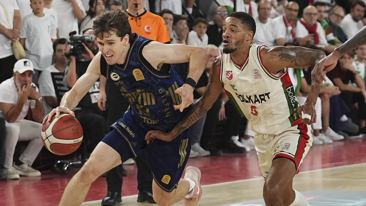 Fenerbahçe Tarfin, Karşıyaka deplasmanında kazandı. Sarı-lacivertlilerden 97-72'lik galibiyet
