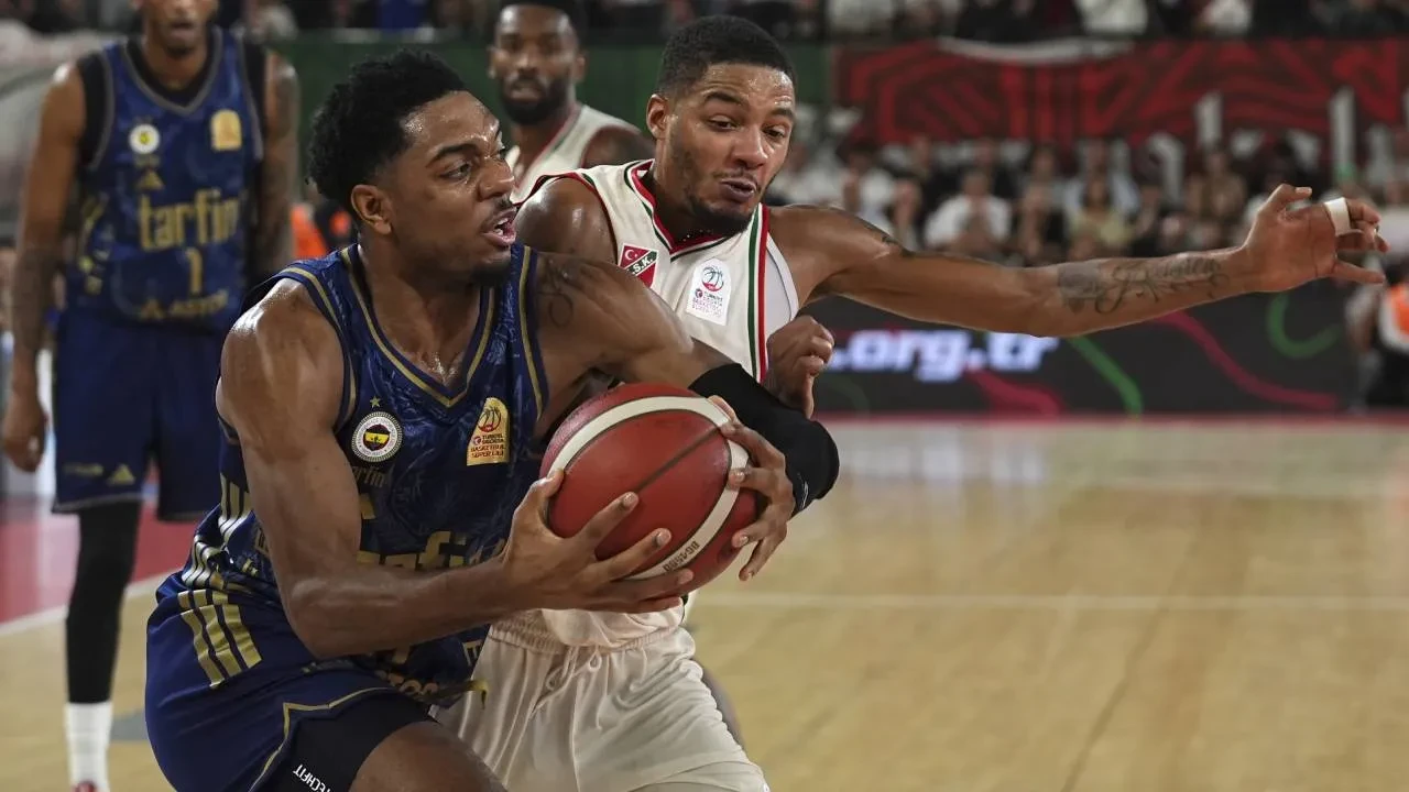Fenerbahçe Tarfin, Karşıyaka deplasmanında kazandı! Sarı-lacivertlilerden 97-72'lik galibiyet
