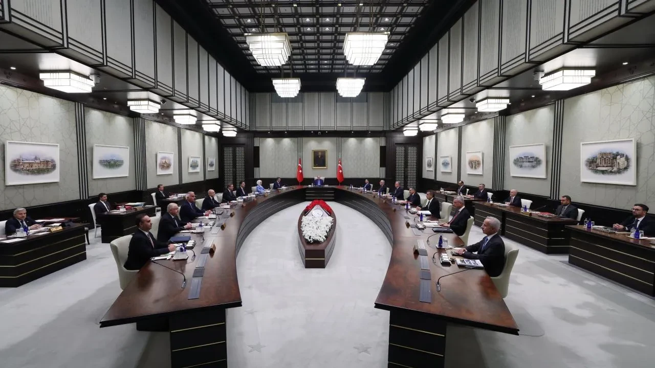 Kabine yarın toplanıyor: Fon soruşturması ana gündem